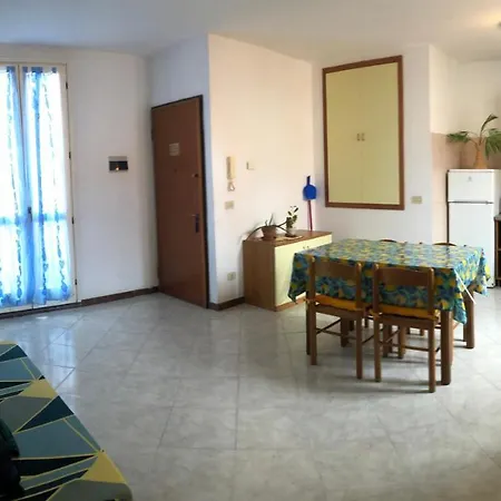 Апартаменты A Due Passi Dal Mare Споторно